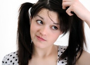 4 nguyên nhân khiến tóc bạn mãi không hết gàu