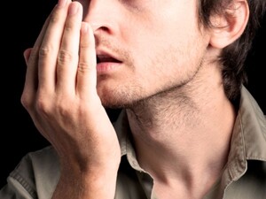 5 sai lầm khiến bạn không thể khỏi bệnh hôi miệng