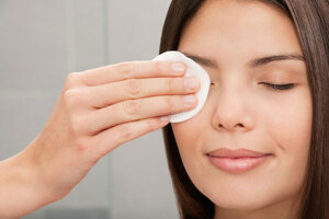 6 điều cần lưu ý khi tẩy trang bạn gái không thể không biết