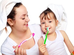 6 điều mẹ cần lưu ý khi chọn kem đánh răng cho bé