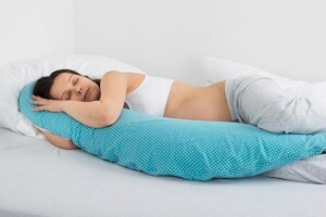 6 gối ngủ cho bà bầu êm giấc không gây đau lưng cổ vai gáy chuột rút