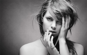 6 tư thế tạo dáng giúp bạn tự tin hơn trước ống kính