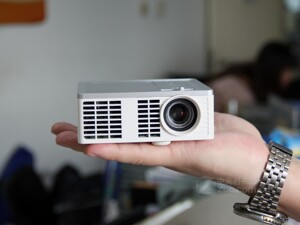 Bảng so sánh máy chiếu mini InFocus IN1110a và 3M MP410