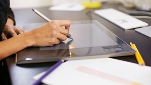 Bảng vẽ điện tử loại nào tốt : Huion, Bamboo, Intuos, Cintiq