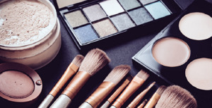 Bật mí "bí kíp" trang điểm giúp bạn trẻ ra cả chục tuổi