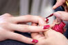 Bí quyết sơn móng tay dành cho bạn gái thích tô vẽ