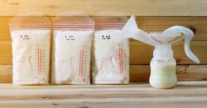 Các bước bảo quản và cho bé ăn sữa mẹ sau rã đông đúng cách