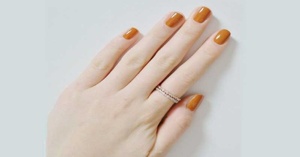 Các mẫu sơn móng tay màu cam đất ấn tượng hiện nay