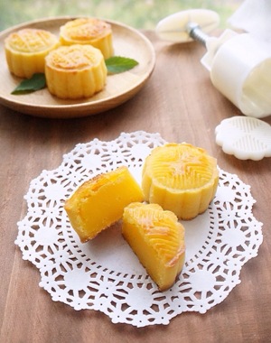 Cách làm bánh trung thu nhân custard thơm ngon, béo ngậy với chỉ 4 bước đơn giản