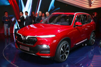 Cách tính giá xe lăn bánh VinFast SUV LUX SA2.0 bao nhiêu tiền
