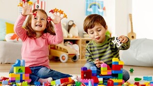 Chọn đồ chơi theo độ tuổi cho bé