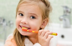 Chọn kem đánh răng cho bé loại nào tốt: PS, Kodomo, Chicco hay Aquafresh?