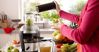 Chọn máy ép trái cây tốc độ chậm cần lưu ý những gì ?