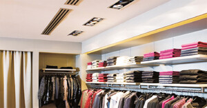 Có 50 triệu nên lắp điều hòa Daikin FBA125BVMA9/RZF125CYM hay Panasonic S-3448PF3HB/U-43PZ3H5 cho cửa hàng thời trang?