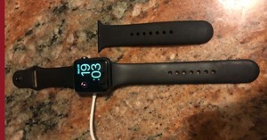 Có nên mua đồng hồ thông minh Apple Watch Series 1 cũ giá siêu rẻ không?