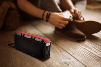 Có nên mua loa bluetooth nhỏ gọn dễ mang để thưởng thức âm nhạc?