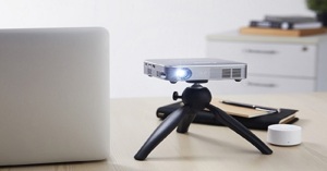 Có nên mua máy chiếu mini không? Chọn loại nào, giá bao nhiêu?