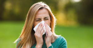 Có nên mua máy điều trị viêm mũi dị ứng không hay vẫn phải uống thuốc