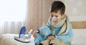 Có nên sử dụng máy xông mũi họng Omron cho gia đình?