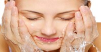 Có nên sử dụng sữa rửa mặt Nhật Bản không?