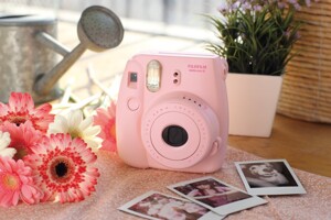 Đánh giá 5 chiếc máy ảnh chụp lấy ngay loại nào tốt của hãng Fujifilm