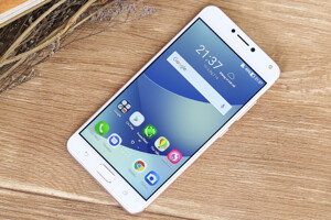 Đánh giá Asus Zenfone 4 Max Pro: Pin trâu, Camera chất, Ram khủng