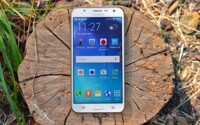 Đánh giá điện thoại thông minh tầm trung Galaxy J7 của Samsung