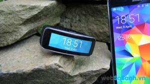 Đánh giá đồng hồ thông minh Samsung Gear Fit: Thiết bị đeo tay giá rẻ trải nghiệm tốt