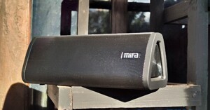 Đánh giá Mifa A10 Plus: Loa tam giác độc đáo, âm thanh mạnh mẽ!