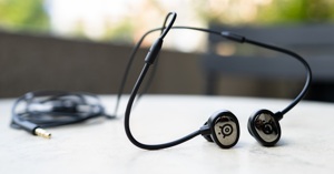 Đánh giá SteelSeries TUSQ: Tai nghe chơi game chỉ với 1 triệu đồng!