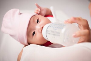 Danh sách chuẩn bị đồ sơ sinh cho bé gái mùa xuân đầy đủ chi tiết
