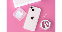 "Đập hộp" điện thoại iPhone 13 thường: Có củ sạc hay không?