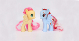 Đồ chơi cho bé hình ngựa Pony hấp dẫn, bổ ích như thế nào?