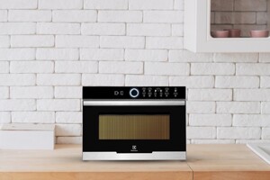 Electrolux EMS3288X: Bí quyết nhà bếp đa năng với lò vi sóng kết hợp nướng 1400W