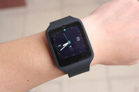 Giá đồng hồ thông minh Sony Smartwatch 3 và Sony Smartwatch 2