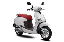 Giá giảm "sốc" 30 triệu đồng, VinFast Vento S đi 160 km/lần sạc, trang bị tương đương SH125i