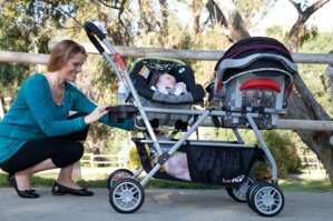 Giá xe đẩy đôi cho bé mới nhất là bao nhiêu?