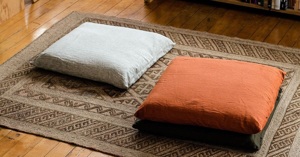 Gối ngồi bệt là gì? Cách chọn gối ngồi phù hợp