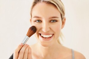 Học lỏm các mẹo trang điểm hay từ chuyên gia trang điểm