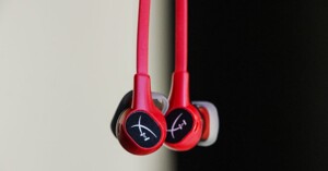 HyperX Cloud Buds: Tai nghe không dây đeo cổ có driver 14mm!