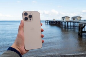 iPhone 16 Pro Max titan sa mạc hết "hot", giá giảm sâu cả chục triệu đồng