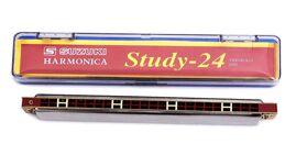Kèn Harmonica 24 lỗ giá bao nhiêu là hợp lý?