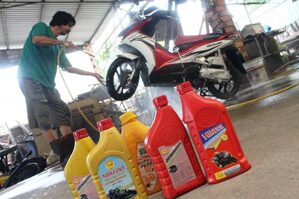 Không thay nhớt xe có thể làm cháy máy