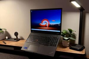 Lenovo ThinkPad P16v Gen 1: Đánh giá chi tiết về máy trạm di động giá rẻ