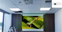 Máy chiếu Panasonic PT-LB305 thiết kế nhỏ gọn