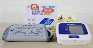 Máy đo huyết áp Omron 8712 thiết bị chăm sóc sức khỏe
