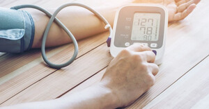 Máy đo huyết áp Omron của Nhật có những loại nào? Giá bao nhiêu?