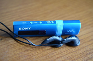 Máy nghe nhạc Sony Walkman NWZ- B183F: một chút mới mẻ từ Sony