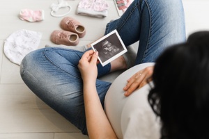 Mẹo chuẩn bị giỏ đồ đi sinh nhanh gọn nhất mẹ nên biết