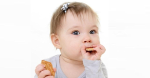 Một số lưu ý mà mẹ cần nhớ khi chọn bánh ăn dặm cho bé yêu của mình